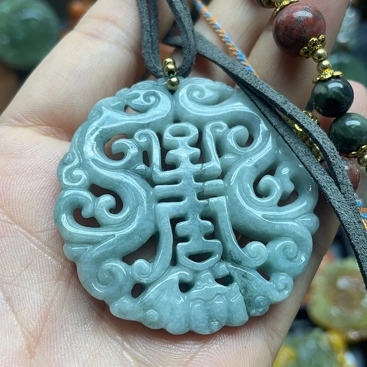 未镶嵌蛇纹石玉颈饰