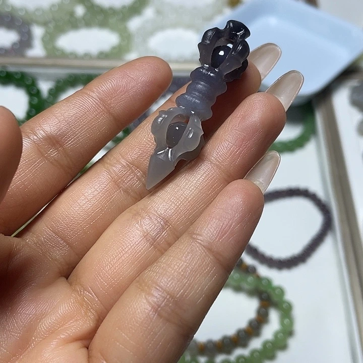 七***仔和田玉未镶嵌颈饰