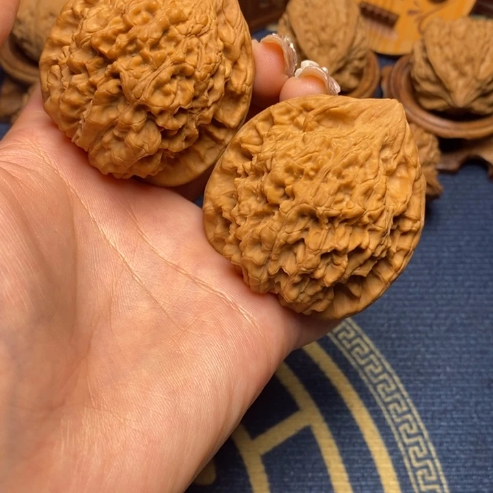 文玩核桃把件48帽子