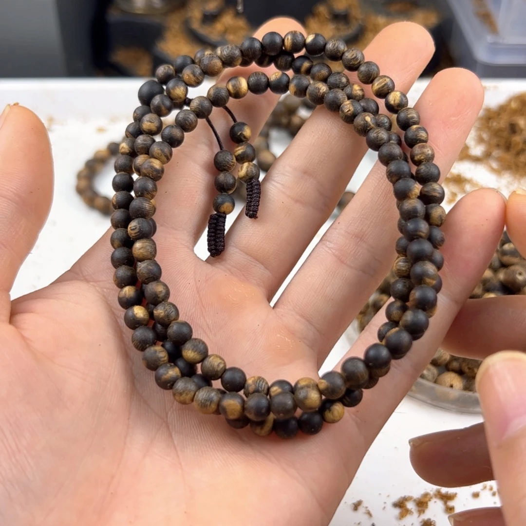 姚***囡手串沉香圆珠多圈5mm