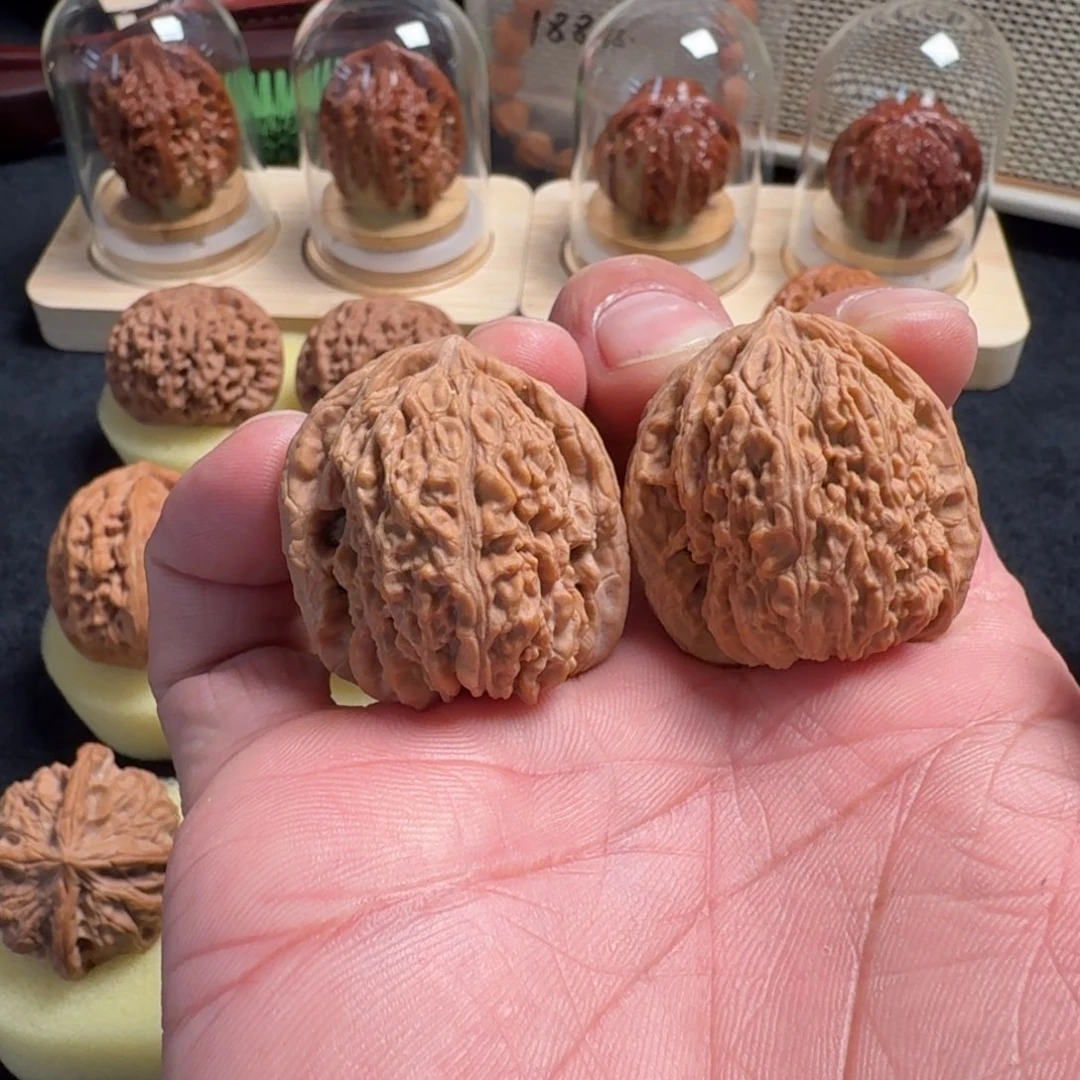 修***诚吊坠文玩核桃南疆