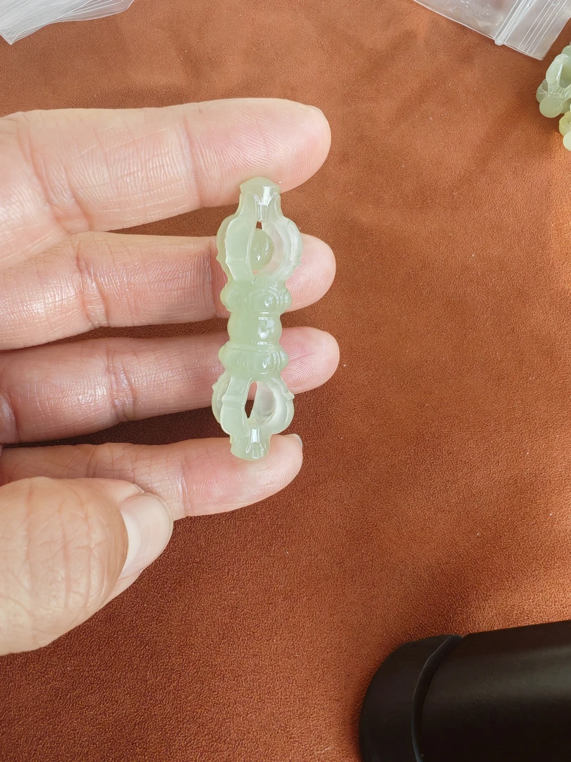 天然和田玉高冰吊坠