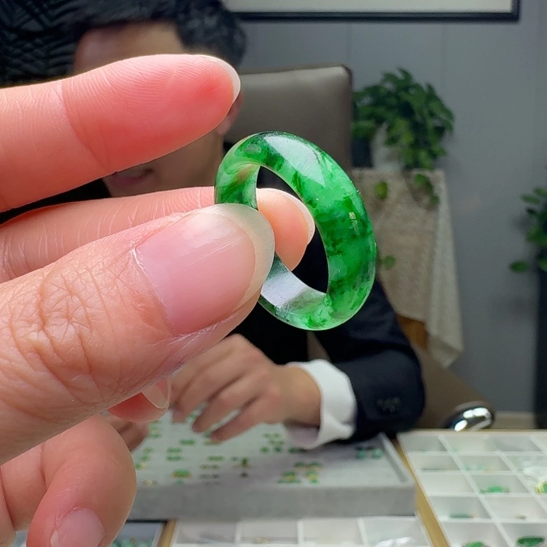 翡翠未镶嵌戒指多样性发货其一