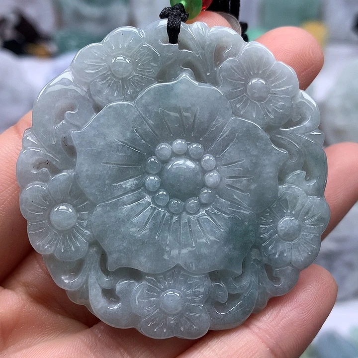 翡翠未镶嵌颈饰花开富贵福利