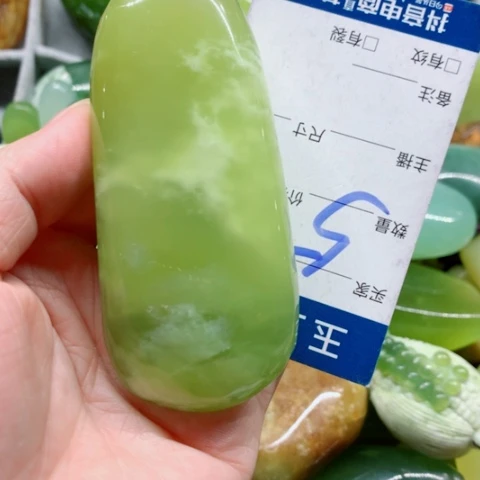 草***河蛇纹石玉未镶嵌手把件