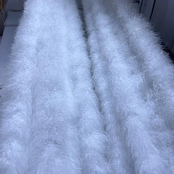 纯白色毛边顺滑人造毛条用于披肩衣服裙带装饰