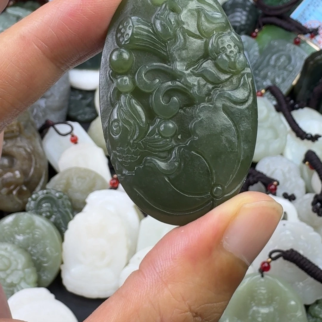 颈饰未镶嵌和田玉