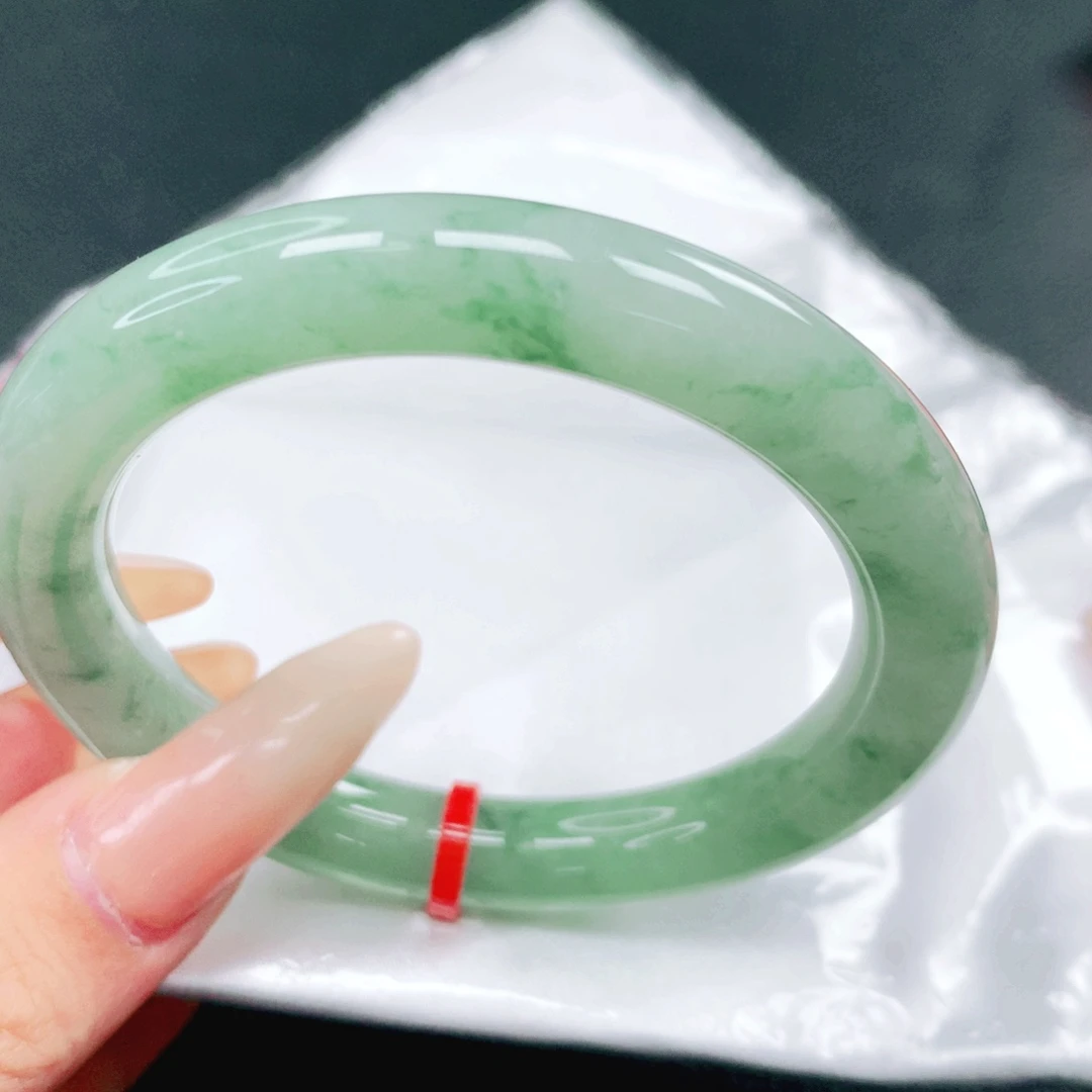 翡翠未镶嵌手镯53