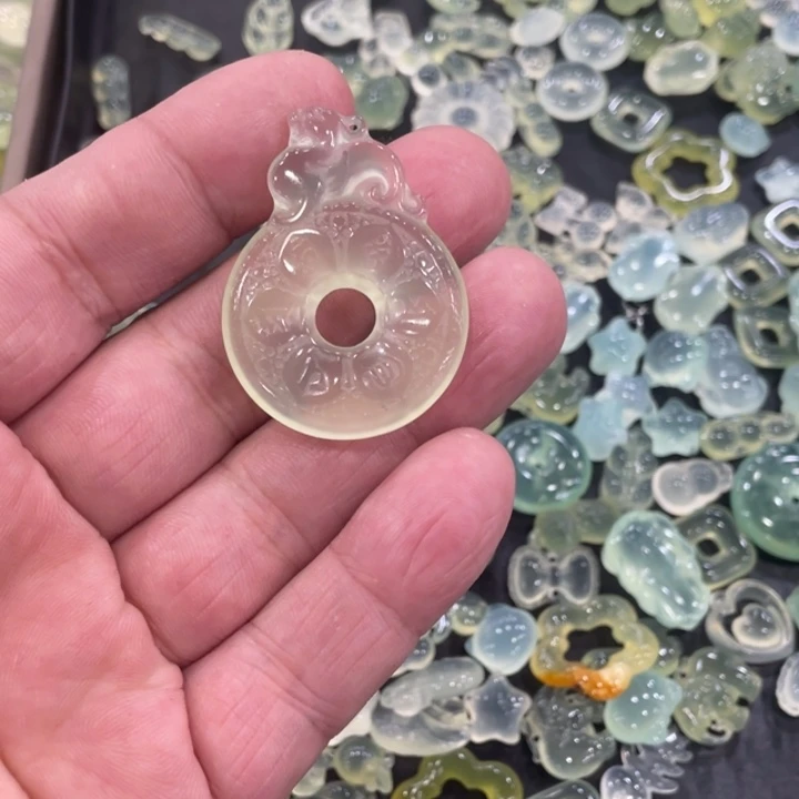 蛇纹石玉合金颈饰