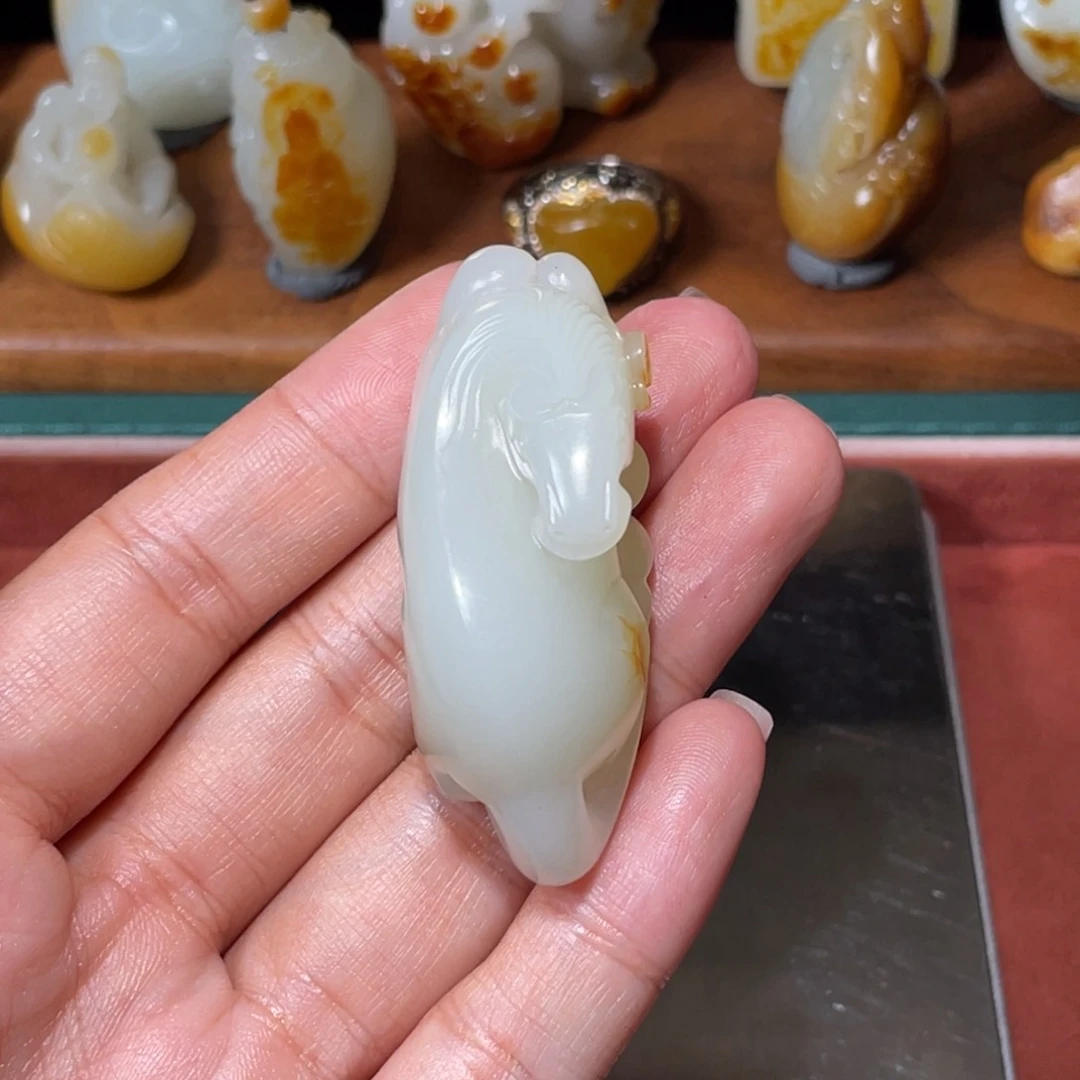 颈饰未镶嵌和田玉（糖玉）