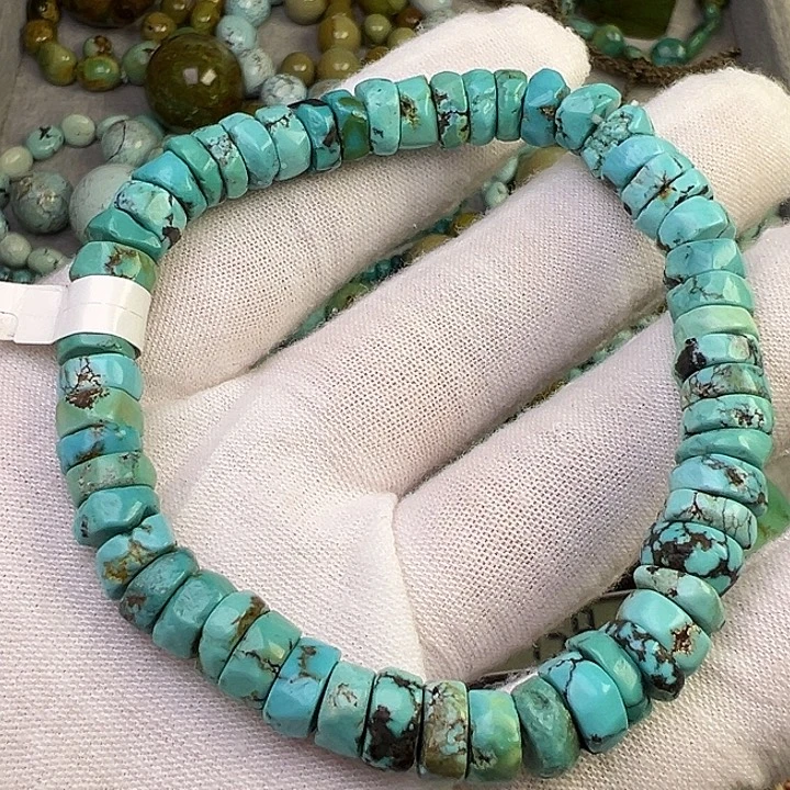 绿松石未镶嵌珠宝奇石