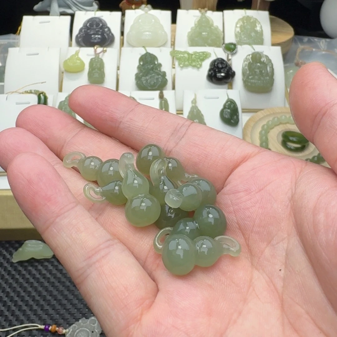 和田玉未镶嵌颈饰多样性发一