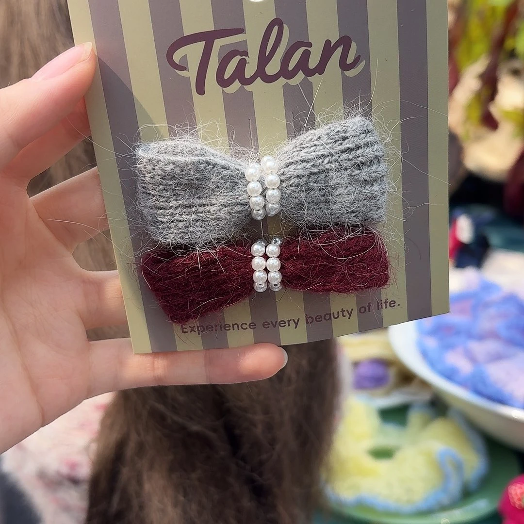 布艺非金属蝴蝶结毛线红灰鸭夹一对