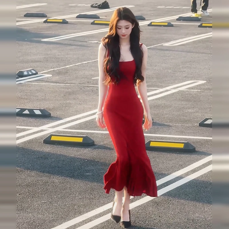 法式复古红色吊带连衣裙子女夏季2025新款气质高级感包臀鱼尾长裙