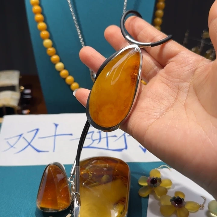 琥珀未镶嵌颈饰波兰设计款琥珀蜜蜡