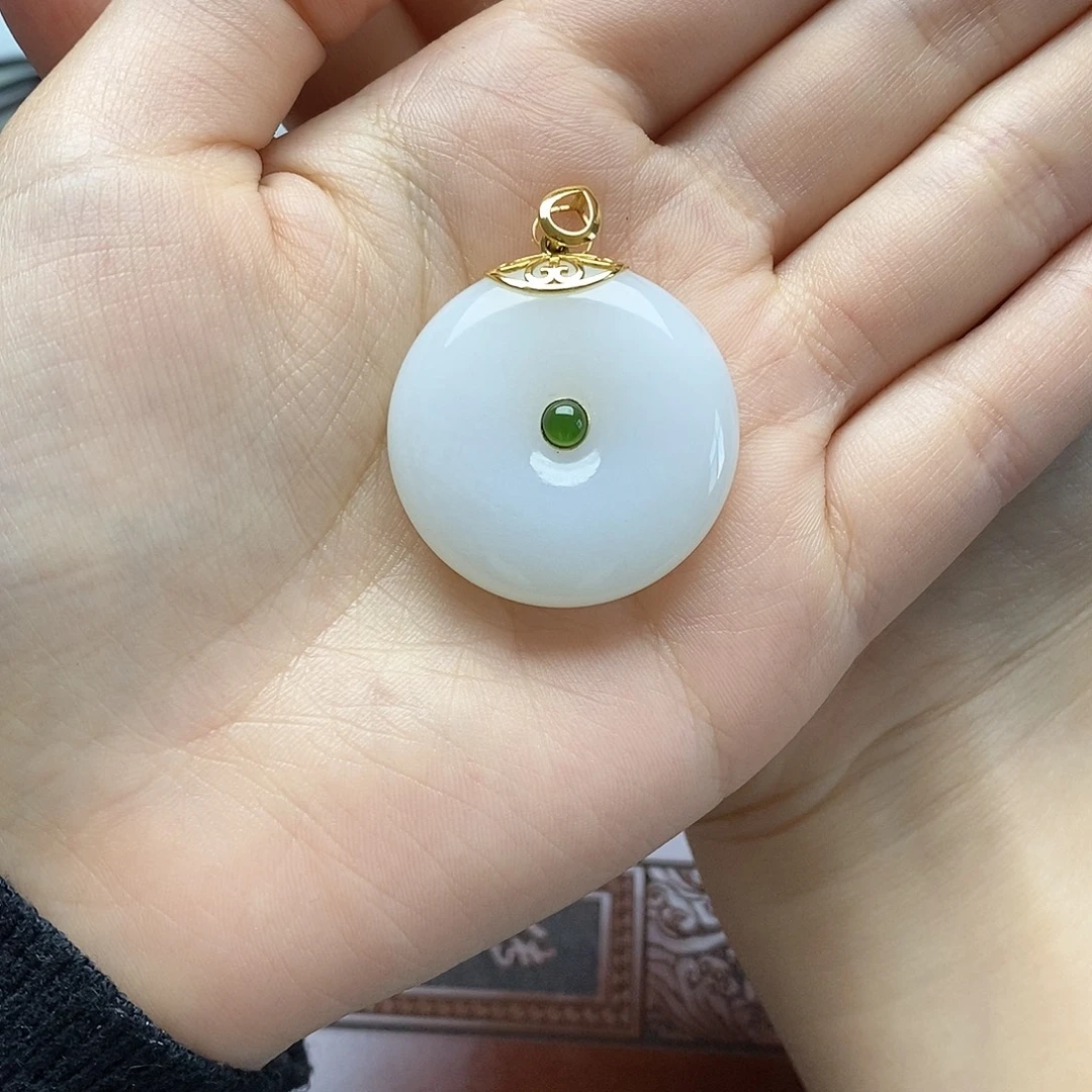 现***始和田玉18K金镶嵌颈饰