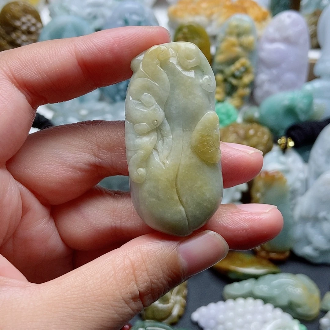 翡翠未镶嵌颈饰翡翠