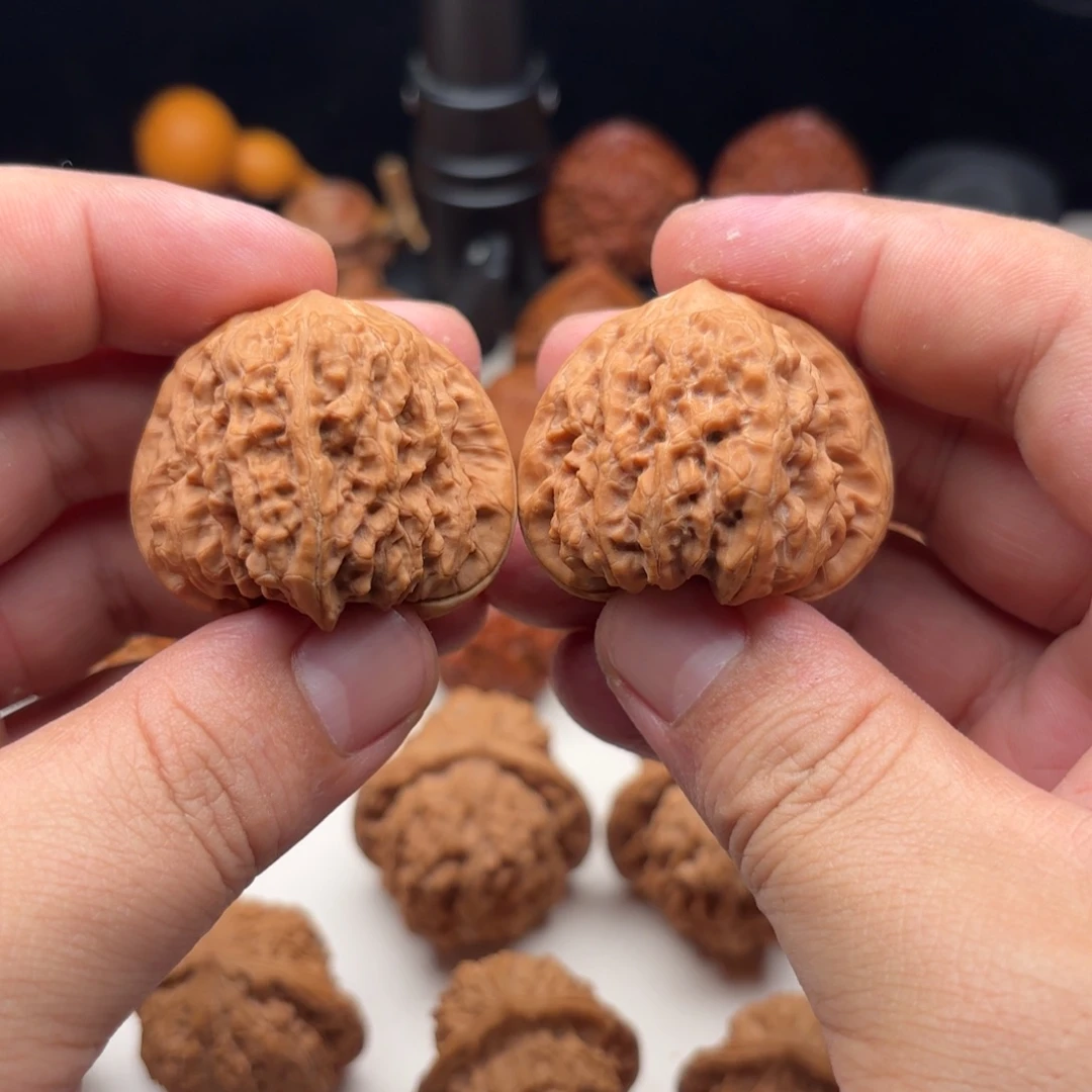 文玩核桃吊坠平谷凹底