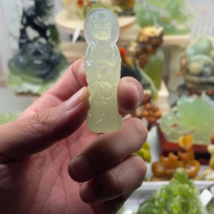 蛇纹石玉未镶嵌四大名玉挂件