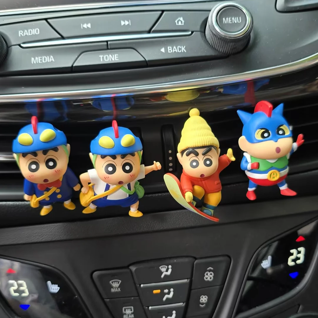 正版蜡笔小新汽车空调出风口香薰可爱公仔中控台装饰汽车内饰品