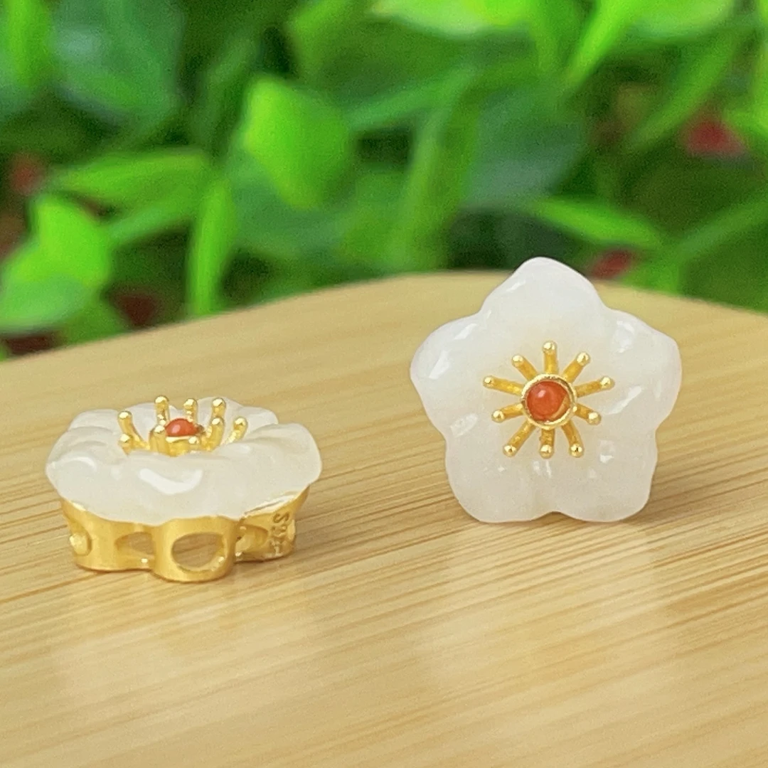 【萌宝饰品】B151 和田白玉桃花通孔款 高13mm 时尚 优雅多样性发一