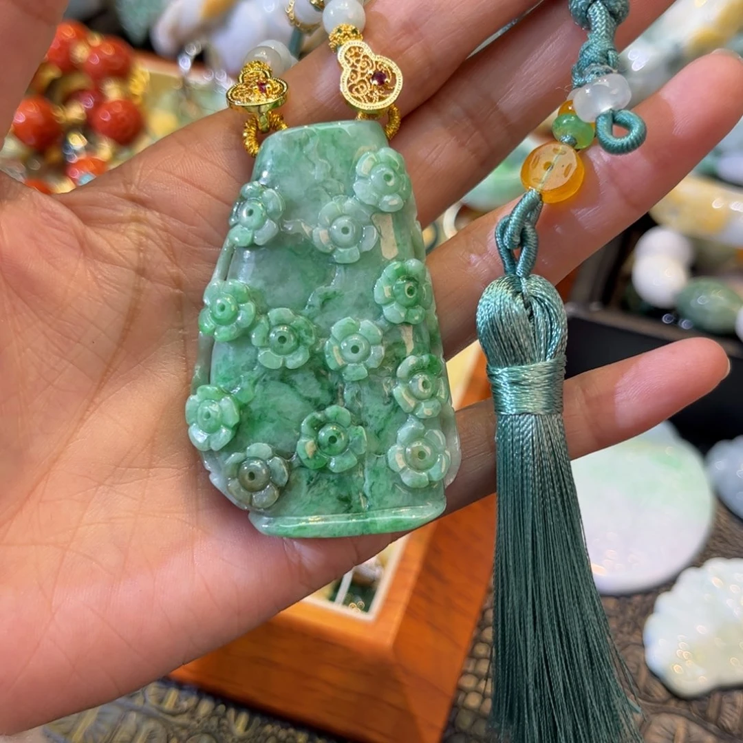 翡翠颈饰未镶嵌待编款