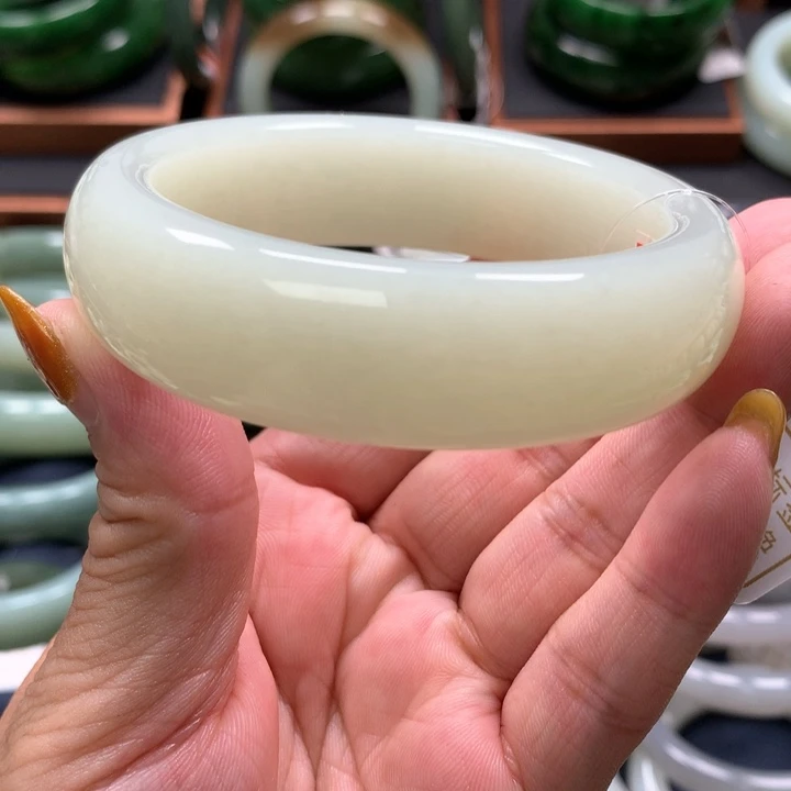 【闪购商品】未镶嵌手镯和田玉
