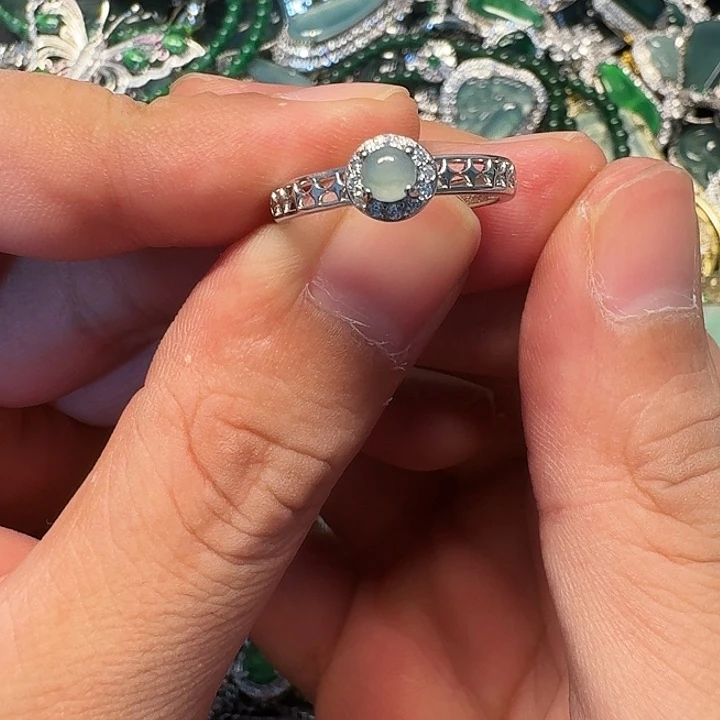 翡翠未镶嵌戒指天然A货翡翠放漏