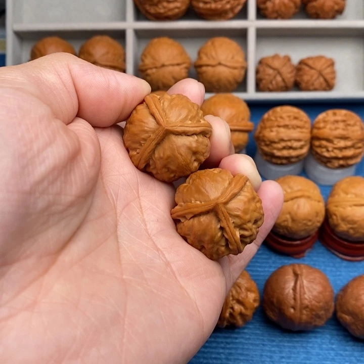 文玩核桃把件三棱