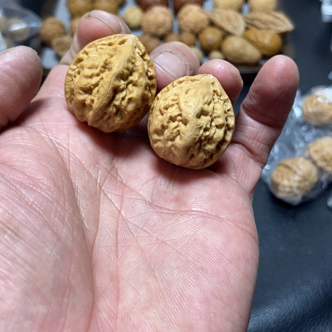 文玩核桃吊坠秋子