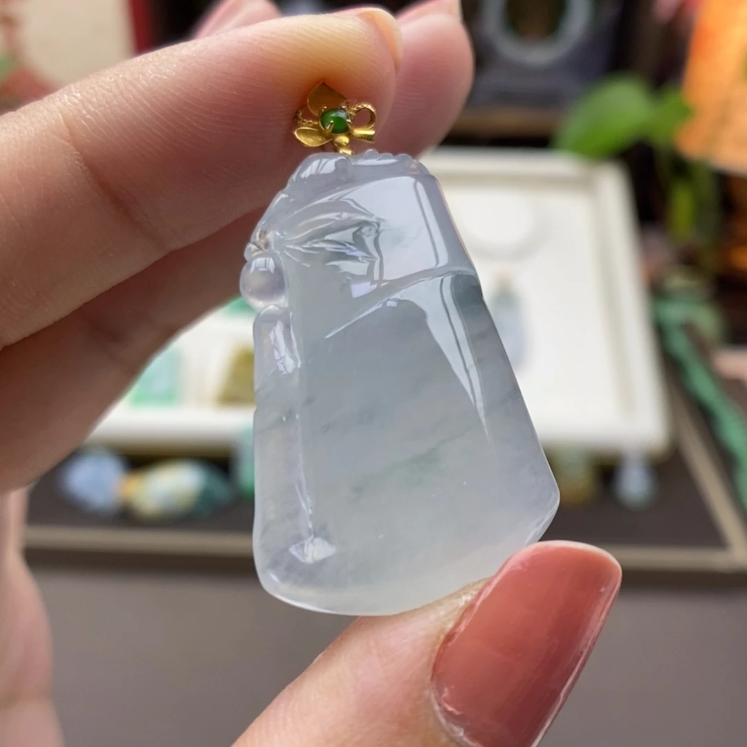 翡翠18K金镶嵌颈饰吊坠24