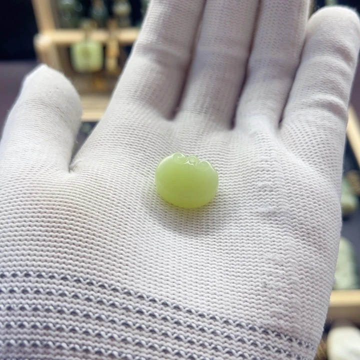 岫岩老玉（透闪石质玉）未镶嵌颈饰