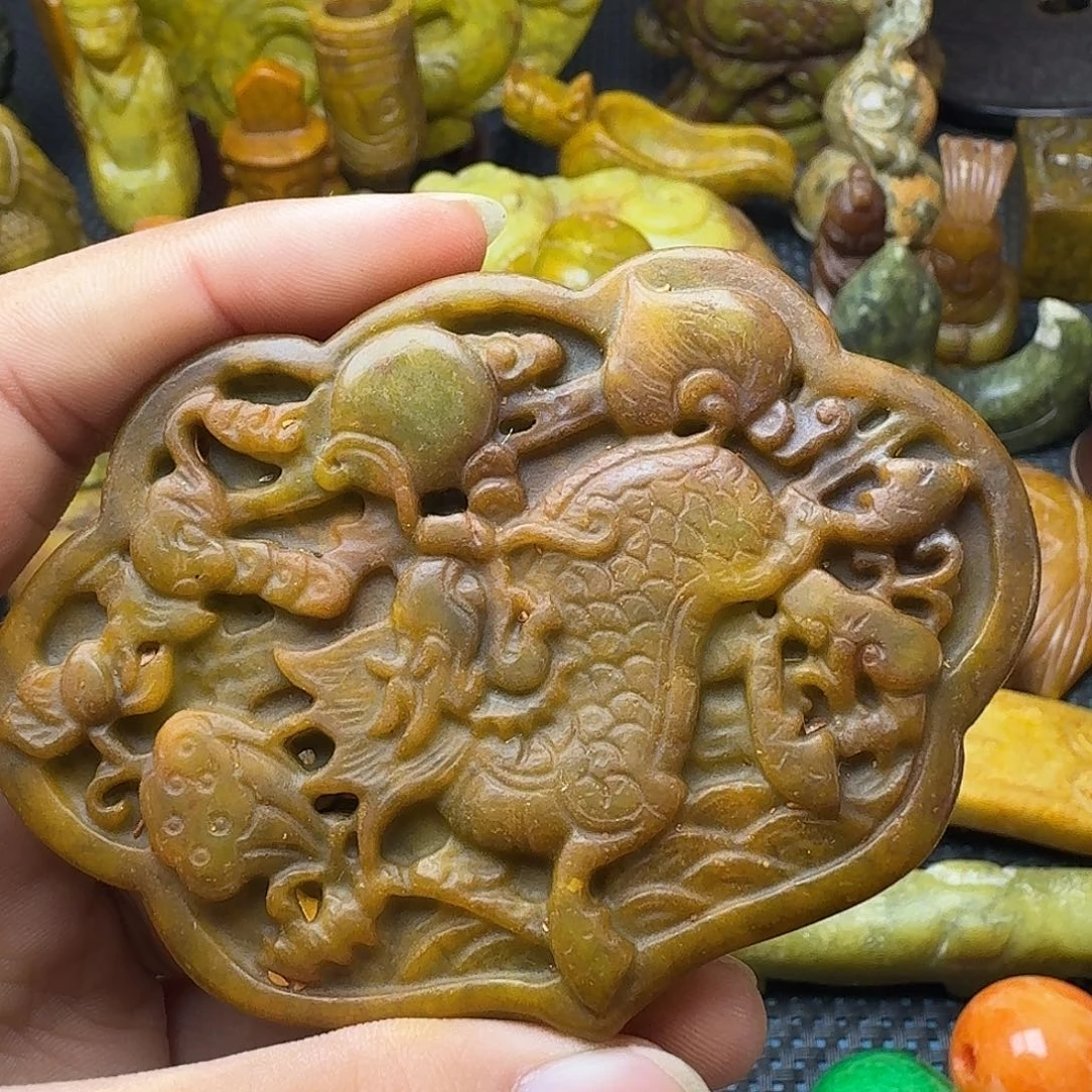 白玉菩提吊坠。。。