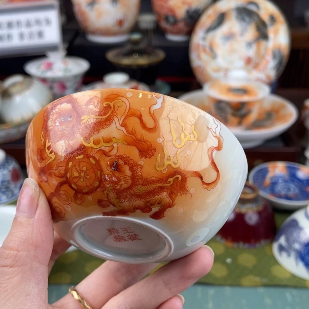 陶瓷的设计师是一个