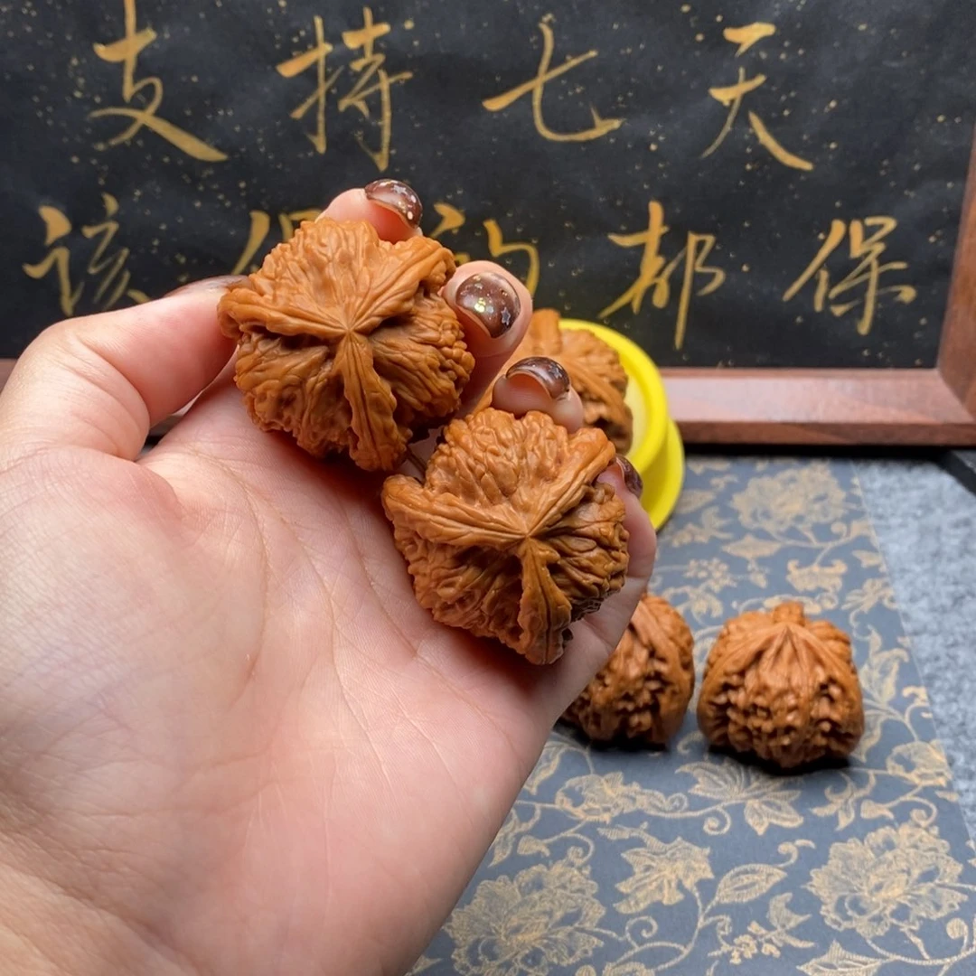 吊坠文玩核桃冈**齐白狮子