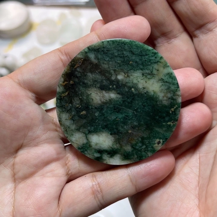 未镶嵌独山玉颈饰