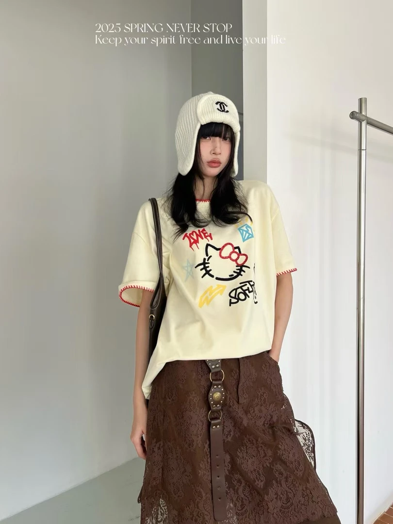 【KIMSS】小众设计HelloKitty珠绣撞色明线装饰杏色短袖T恤 T1102