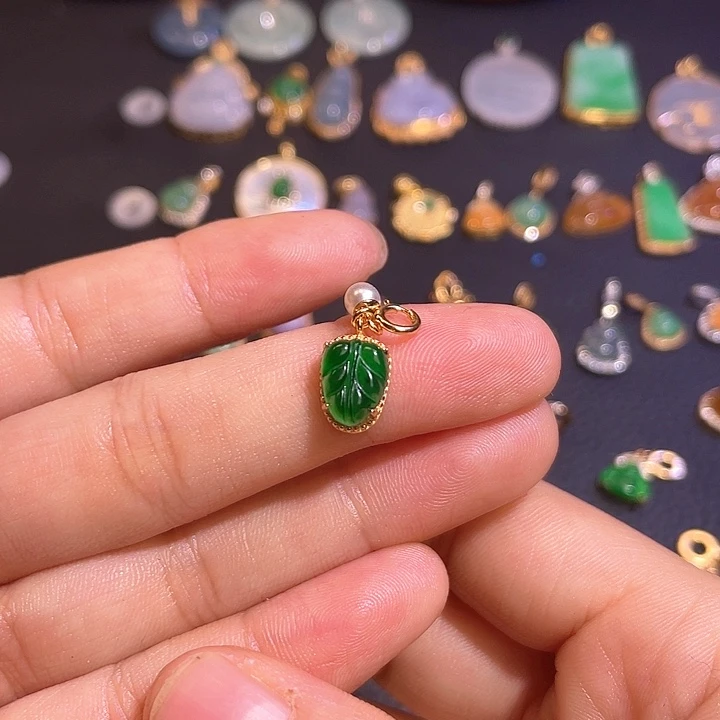 翡翠18K金镶嵌吊坠(不含链)天然翡翠