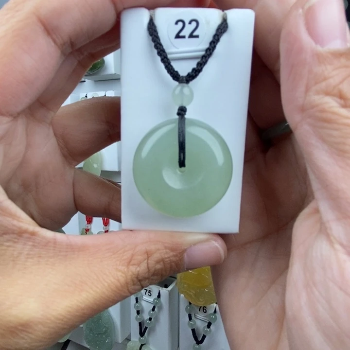 @***5石英质玉未镶嵌颈饰