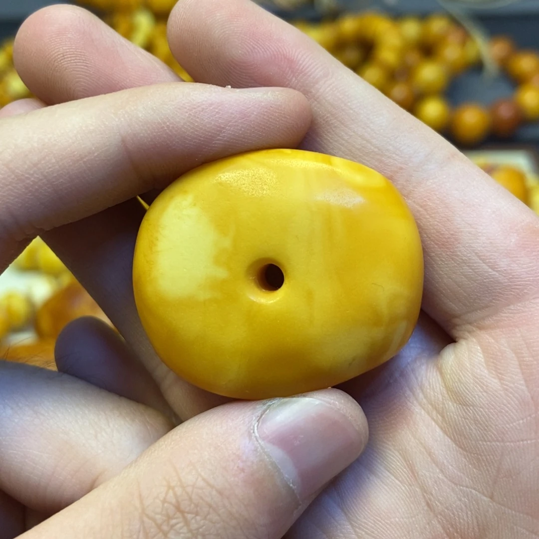 未镶嵌琥珀珠宝奇石