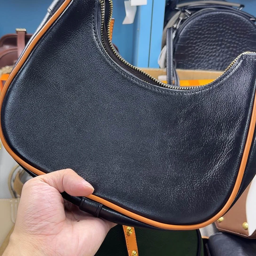 黄牛皮（革）水牛皮（革）头层牛皮山羊皮（革）