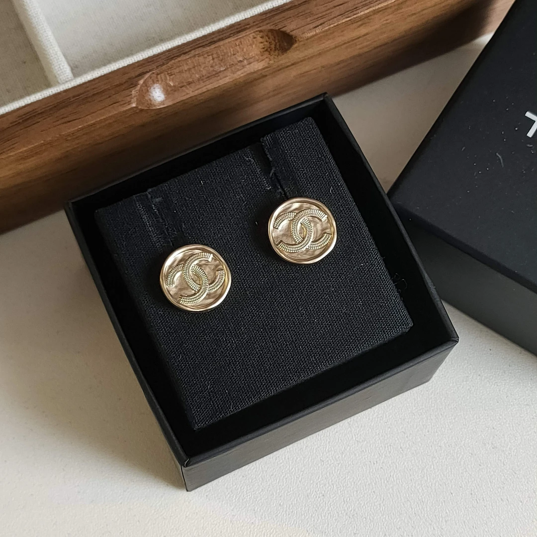 99新 Chanel/香奈儿 22P浅金色双C金币耳钉40726