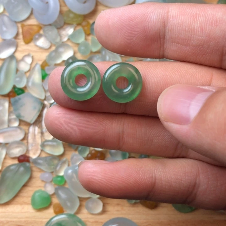 定制翡翠未镶嵌挂件