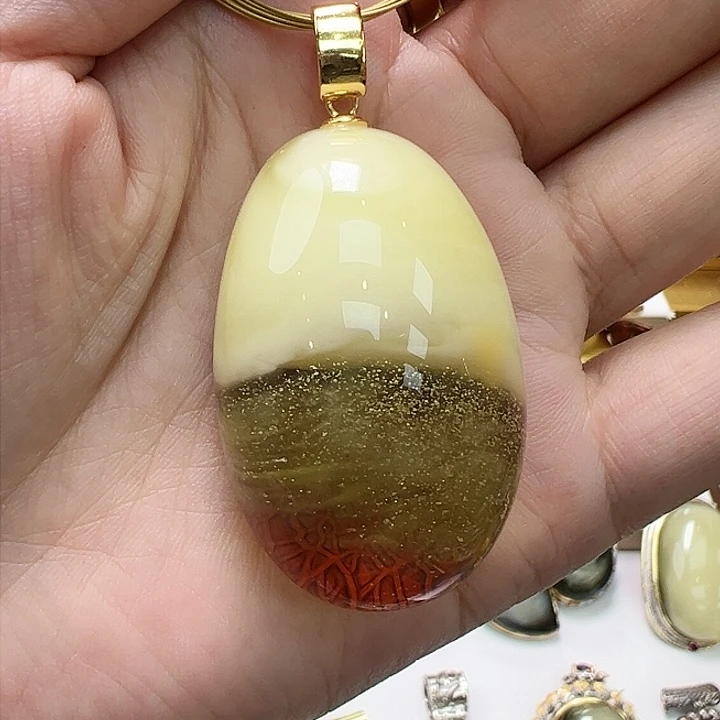 颈饰未镶嵌南红玛瑙