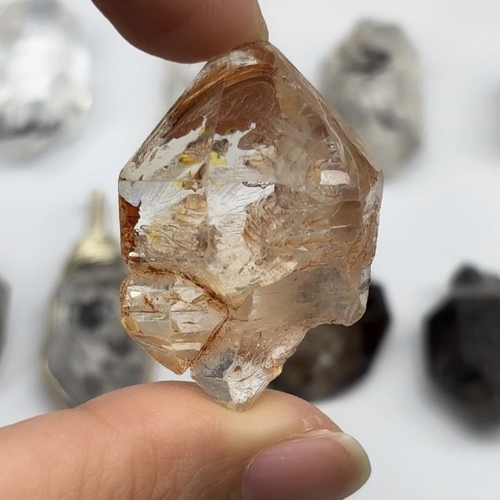 水晶颈饰未镶嵌巴基斯坦红泥闪灵钻38mm+