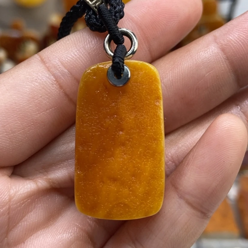 【闪购商品】琥珀颈饰未镶嵌
