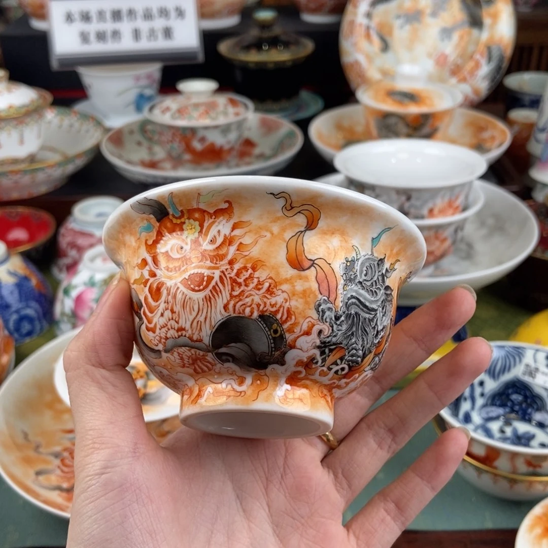 陶瓷的设计师是一个人的