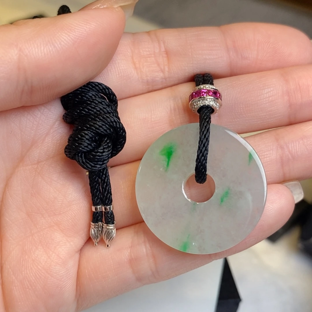 翡翠颈饰18K金镶嵌怀古扣（29.9-4.6）