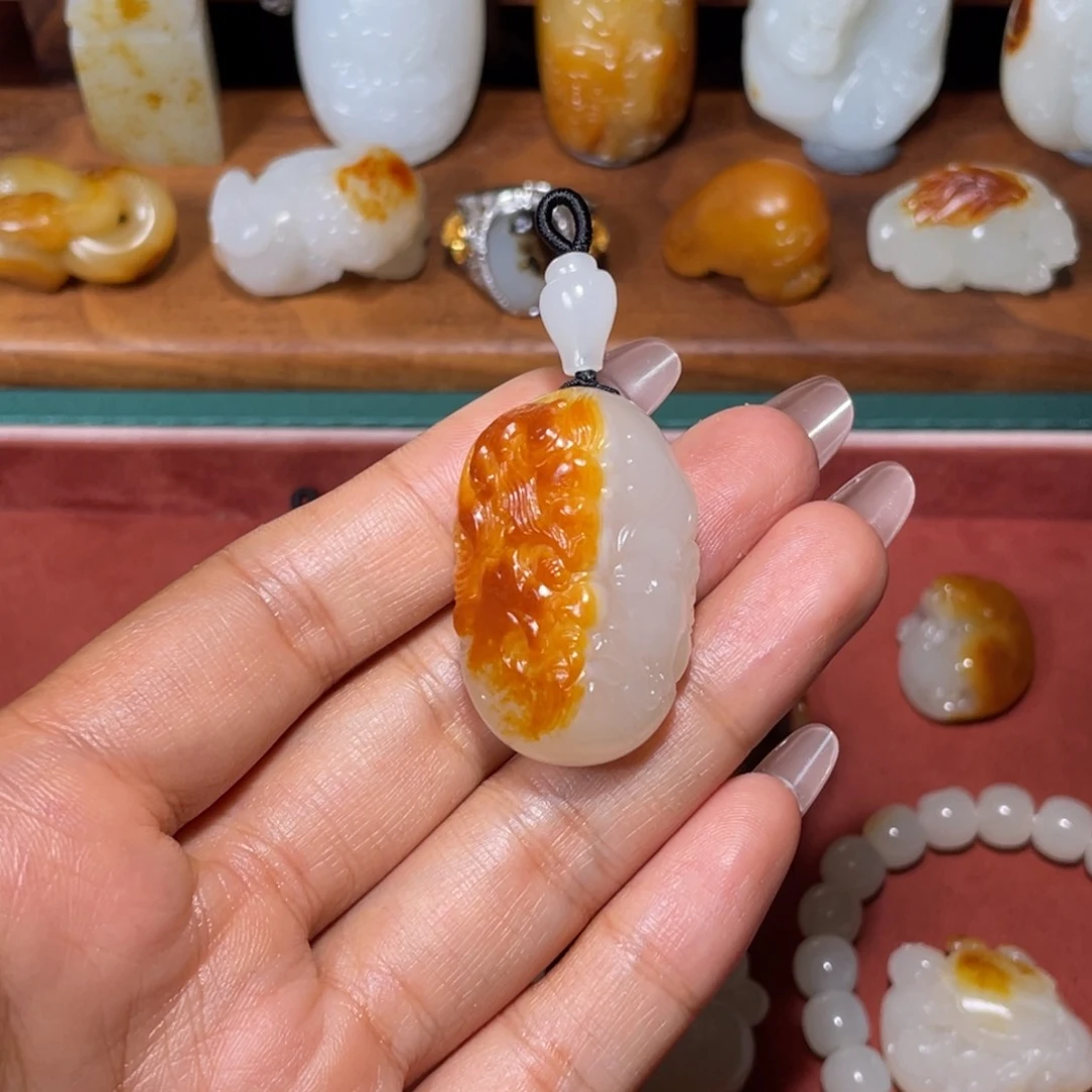 和田玉未镶嵌颈饰