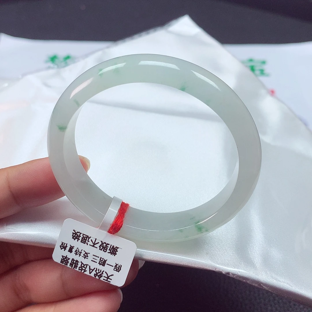 翡翠手镯（贵妃镯）未镶嵌l*y天然缅甸A货翡翠手镯
